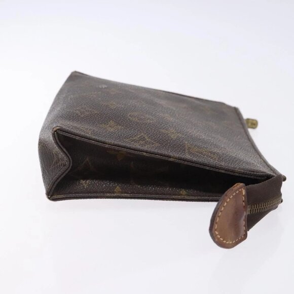 LOUIS VUITTON Monogram Poche Toilette 19 Pouch - Picture 3 of 15